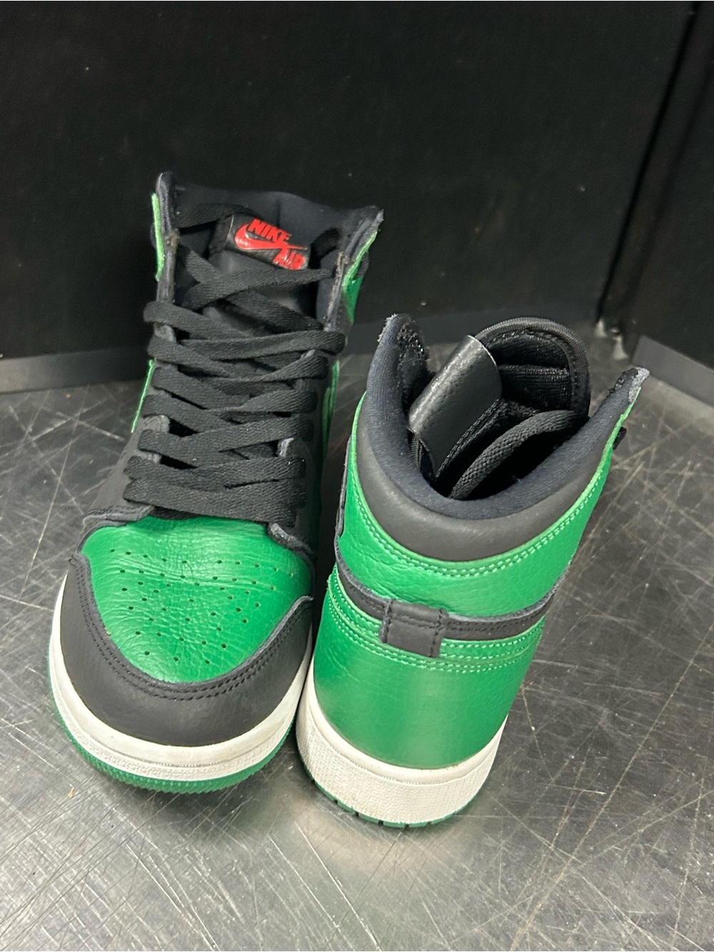Nike Air Jordan Retro 1 Size 5.5Y - Picture 10 of 11